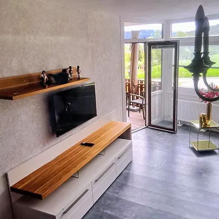 Superior Ferienapartment Latibuehl Am Am Waldrand Mit Balkon, Pool, Tiefgarage Und Abendsonne