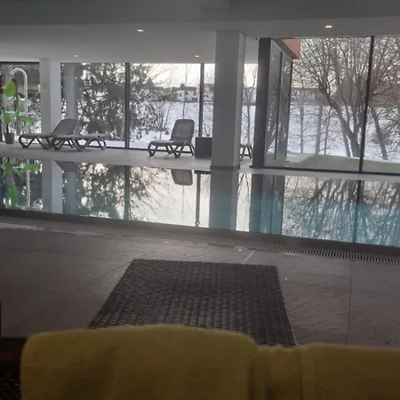 アパート Superior Ferienapartment Latibuehl Am Am Waldrand Mit Balkon, Pool, Tiefgarage Und Abendsonne