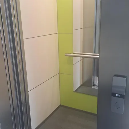 Superior Ferienapartment Latibuehl Am Am Waldrand Mit Balkon, Pool, Tiefgarage Und Abendsonne アパート シュルッフゼー