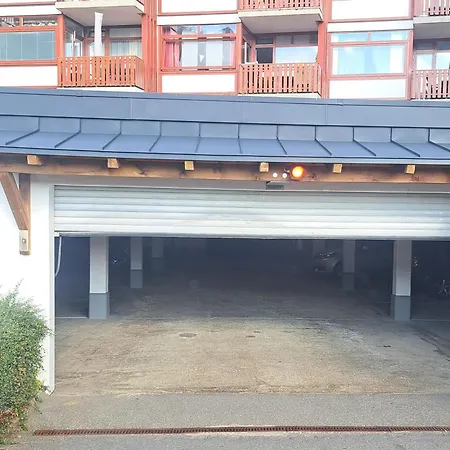 Superior Ferienapartment Latibuehl Am Am Waldrand Mit Balkon, Pool, Tiefgarage Und Abendsonne シュルッフゼー