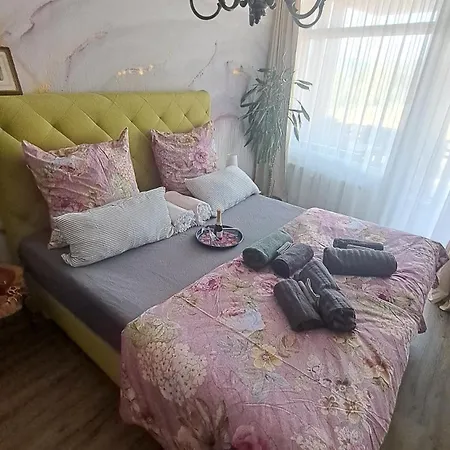 Superior Ferienapartment Latibuehl Am Am Waldrand Mit Balkon, Pool, Tiefgarage Und Abendsonne *